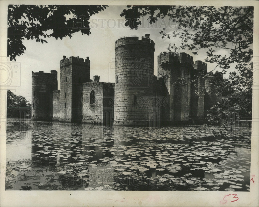 1967 Press Photo Bodiam Castle In England - Historic Images