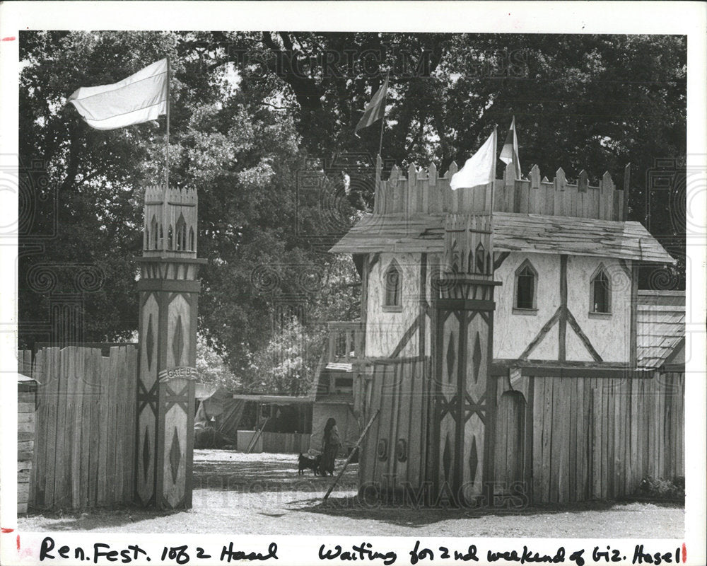 1985 Press Photo Gypsy Woods & Swan Theatre  - Historic Images