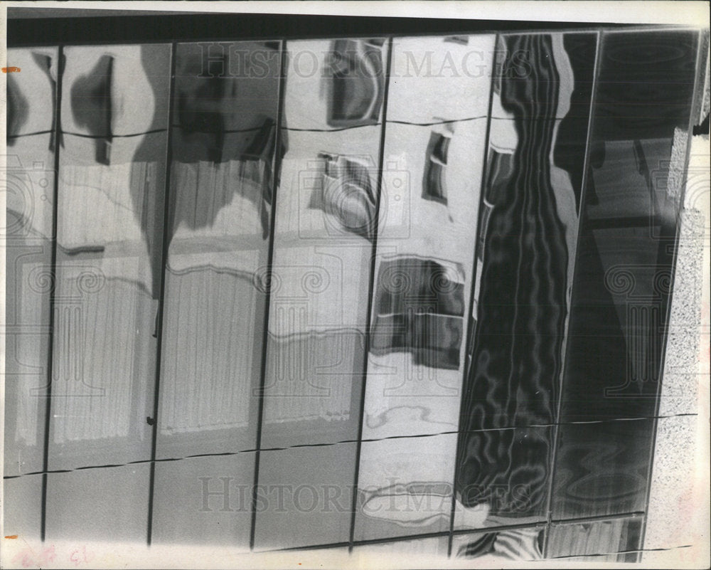 1973 Press Photo Downtown Building Reflection - Historic Images