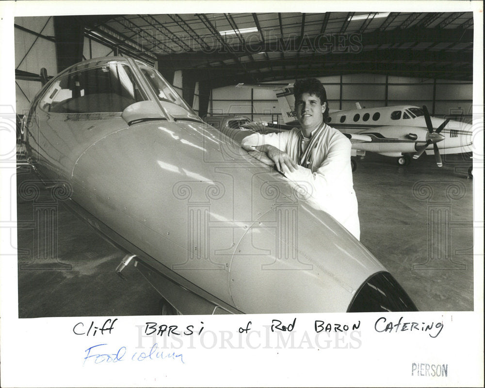 1985 Press Photo Barsi Red Baron Catering food planes - Historic Images