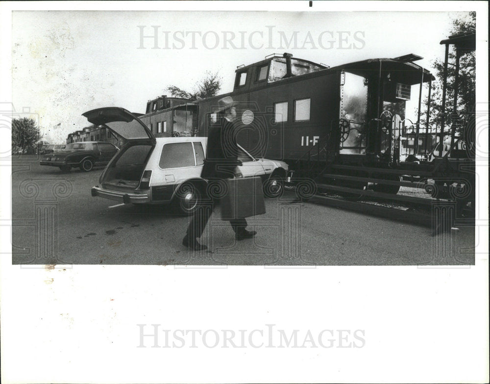 1983 Press Photo Red Caboose Motel Strasburg Pa. - Historic Images
