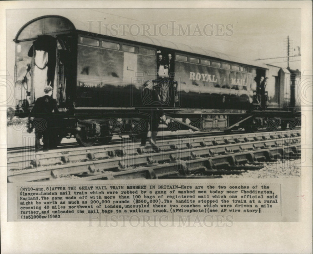 1963 Press Photo Two Coaches Glasgow-London Mail Robbed - Historic Images