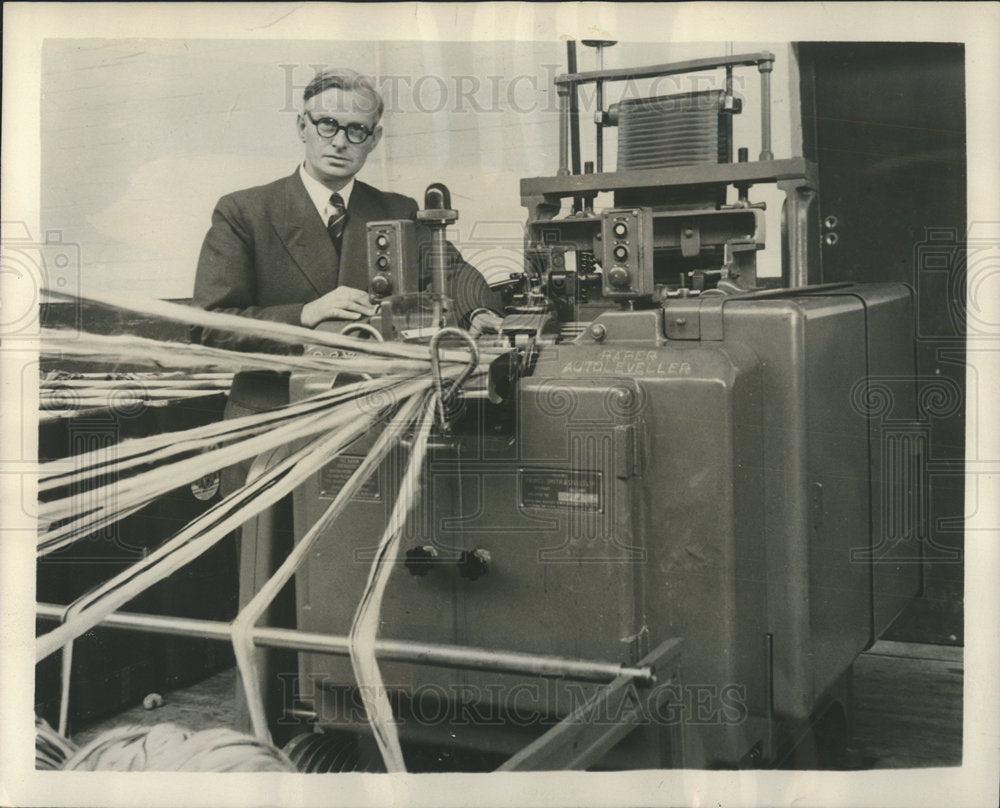 1954 British Worsted Yarn Drawing Machine - Historic Images