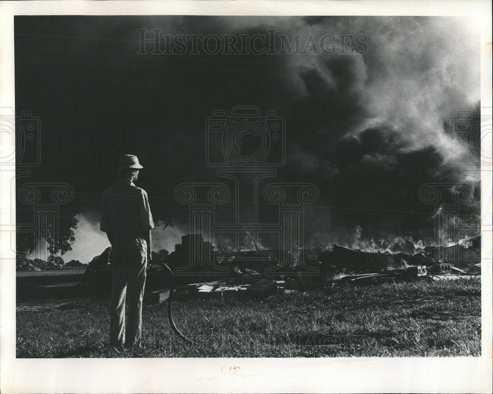 1974 Press Photo Another Fire at Airport Leaves Work - Historic Images