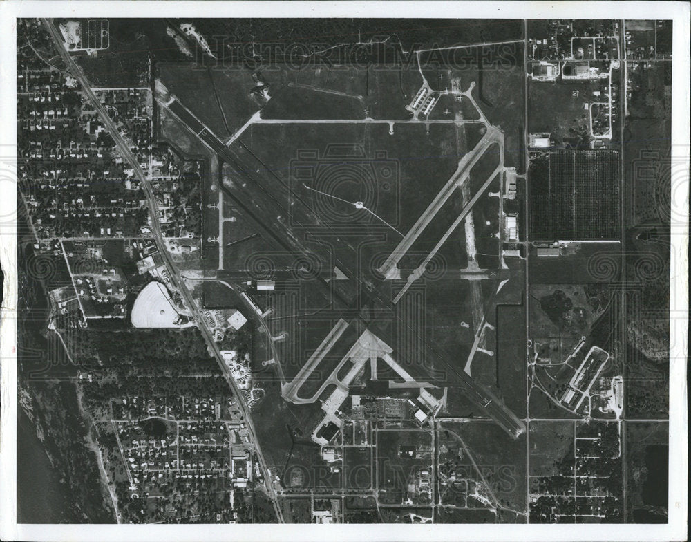 Press Photo Dolpin Aviation Sarasota-Bradenton Airport - Historic Images