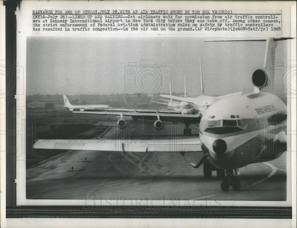 1985 Press Photo Jet Airliners Kennedy International - Historic Images