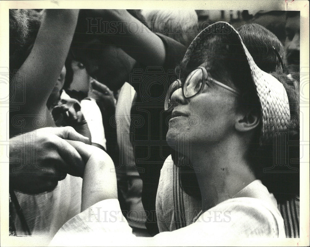 1980 Press Photo Cajun Woman Dances in Garde-Soleil - Historic Images