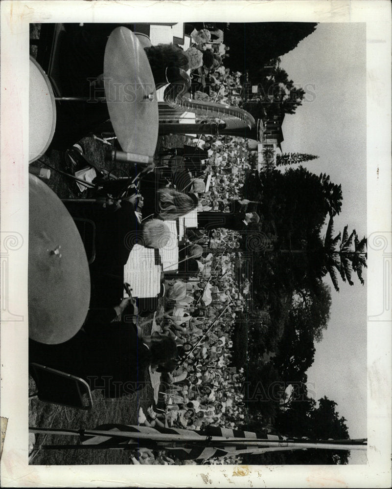 1981 Press Photo Florida Gulf Coast Symphony Coachman - Historic Images