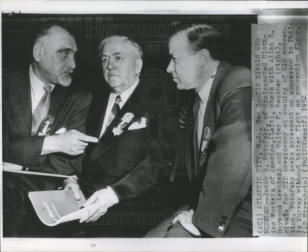1952 Press Photo CIO Rivals And Referee - Historic Images