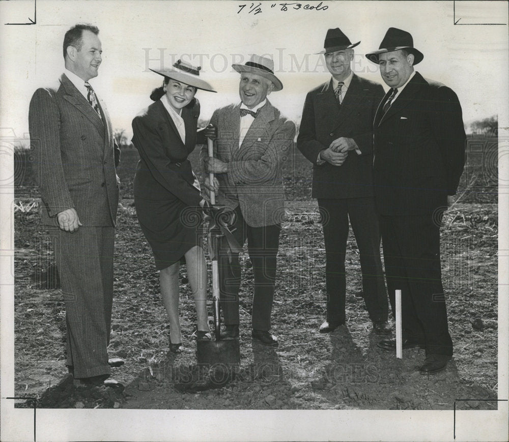 1946 Press Photo Veterans Housing Project Chicago Mich - RRY35283 - Historic Images