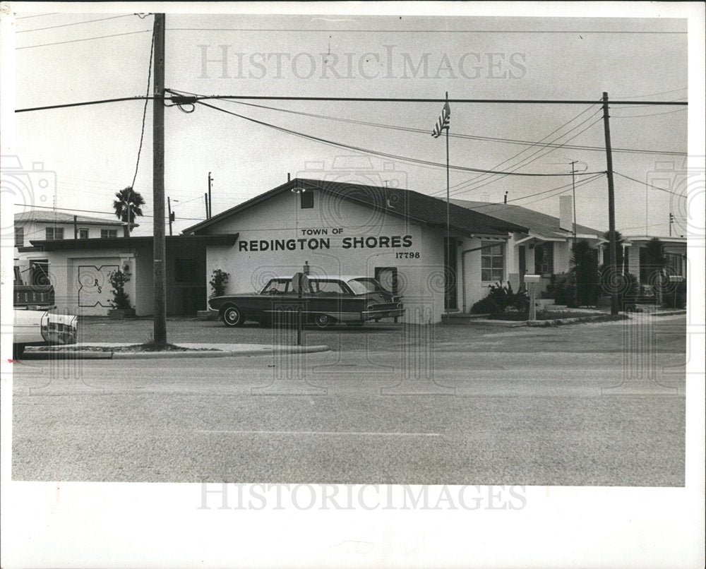 1965 Press Photo Redington Shores Town Building Snap  - Historic Images