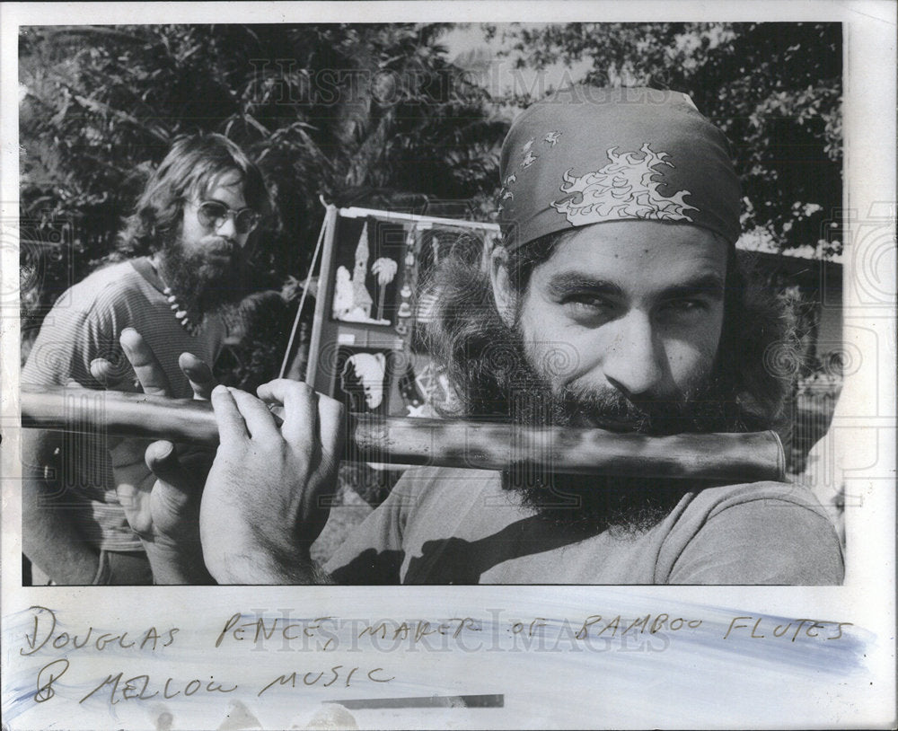 1975 Press Photo Arts Crafts Fair Bamboo Flute Maker - Historic Images