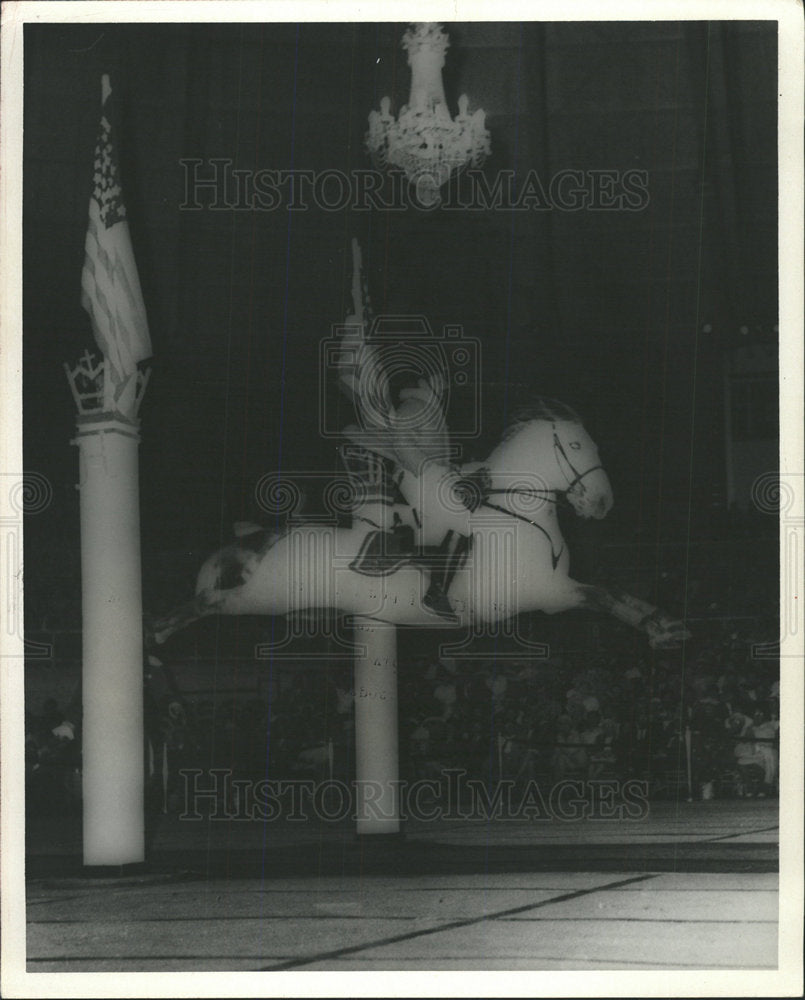 1972 Press Photo Harry Herrmann Mounted Favori Cabriole - Historic Images