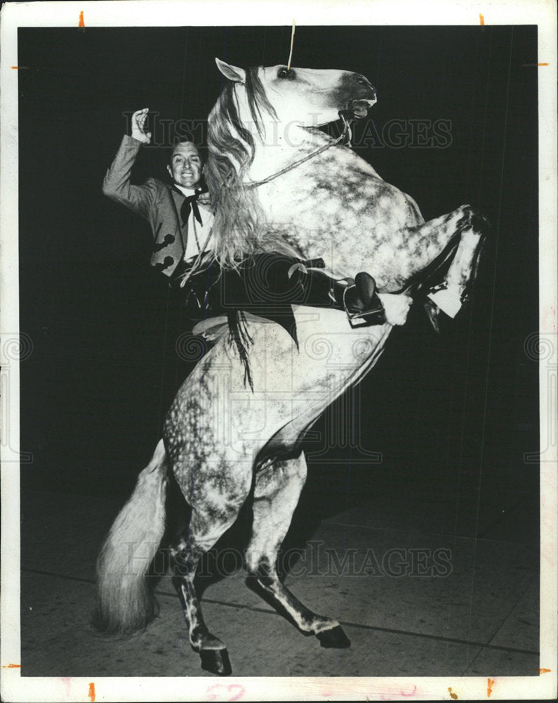 1972 Press Photo Royal Lippizan Curtis Hixon Hall Paco  - Historic Images