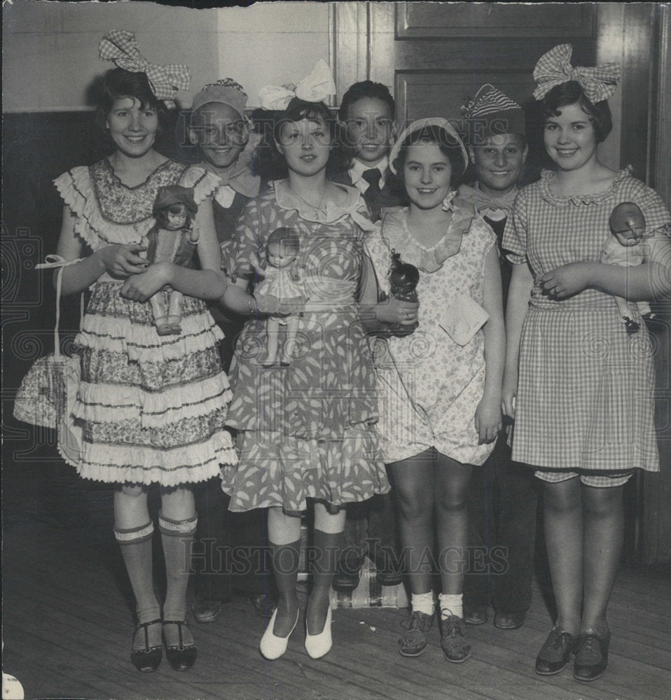 1934 Press Photo St. Joseph School Student Dancers Mich - Historic Images