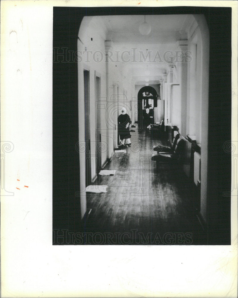 1986 Press Photo A hallway of Hospital No.6 in Moscow - Historic Images