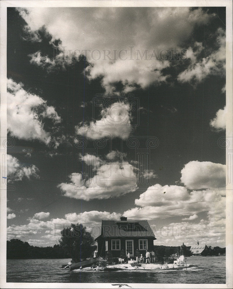 1968 Press Photo Vacation Cottage, &quot;Just Room Enough&#39; - Historic Images