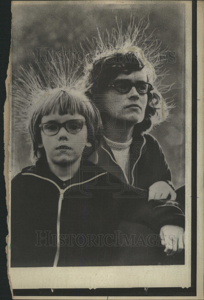 1972 Press Photo Hair Raising Experience of Storms - Historic Images