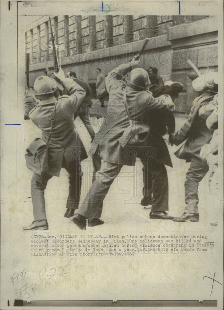 1969 Press Photo Riot Police demonstrators Milan Kill - Historic Images