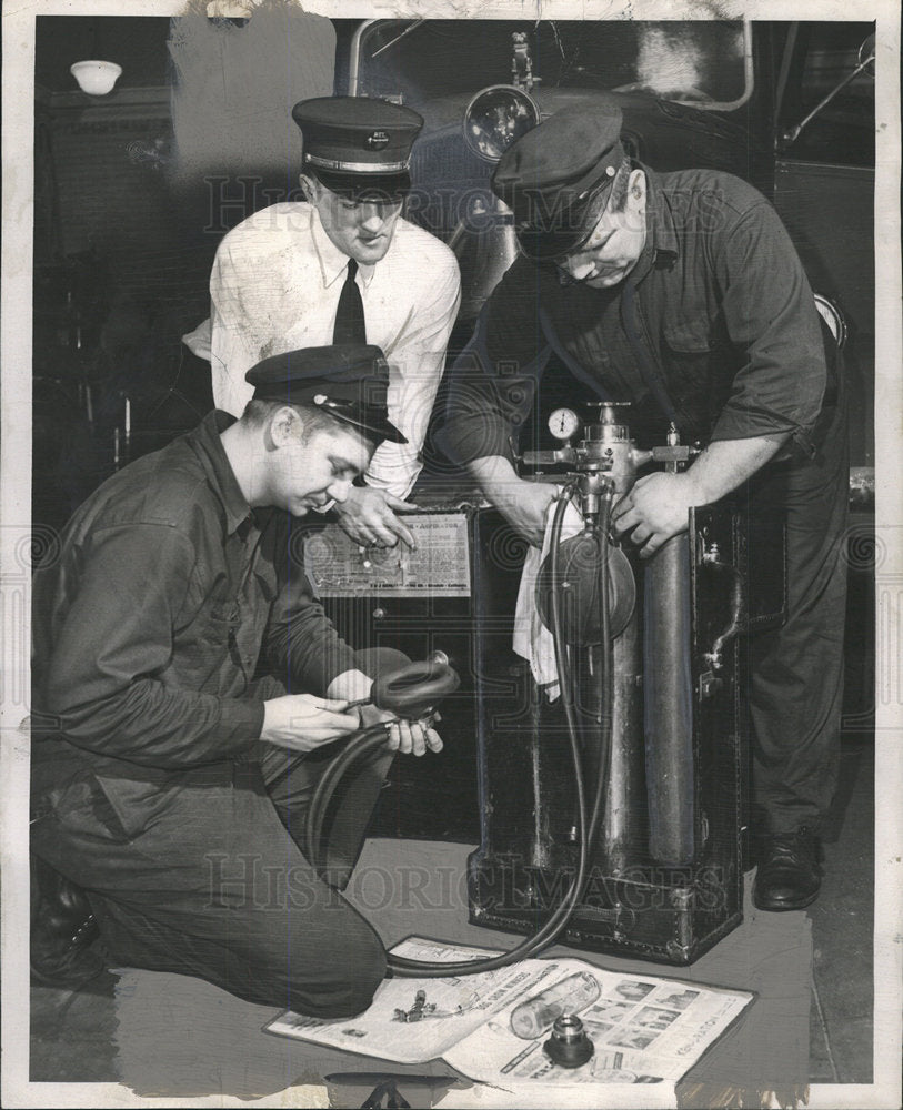 1950 Press Photo Fire Department Inhalator Squad - RRY37113 - Historic Images