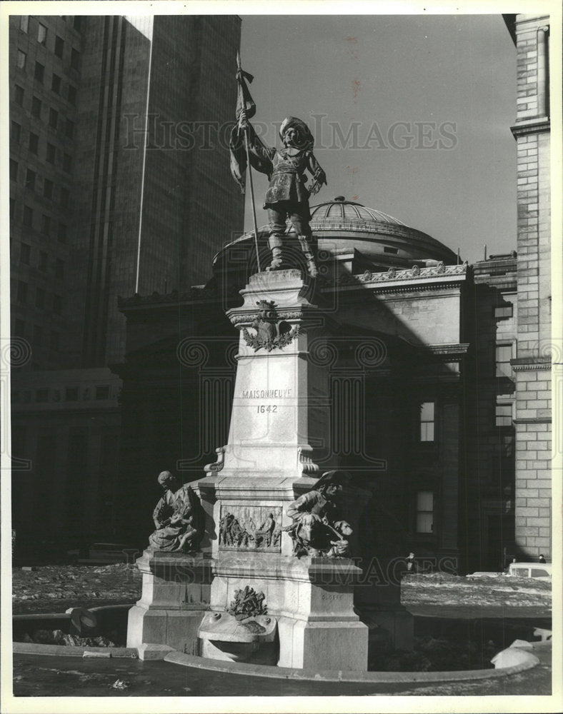 1983 Press Photo Montreal Founder Statue Memorial  - Historic Images