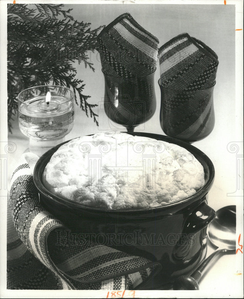 1975 Press Photo Herbed Potato Fluff Taste Light Robust - Historic Images