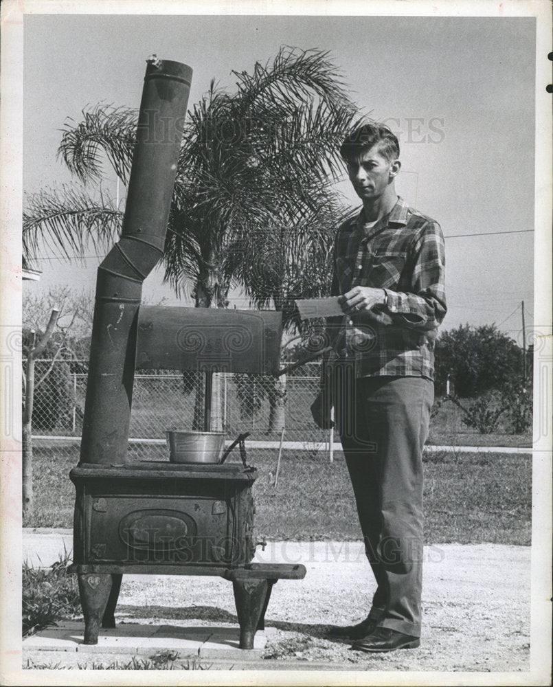 1967 Press Photo Hubbard stove mailbox - Historic Images
