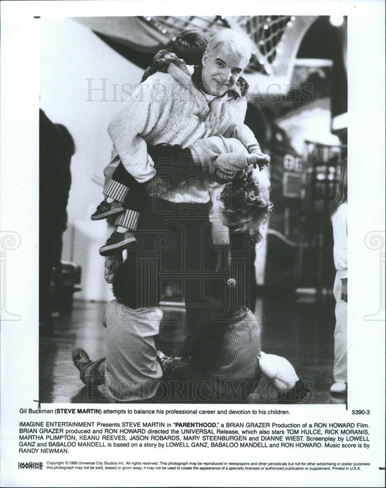 1989 Press Photo Gil Buckman Steve Martin Children Snap - Historic Images