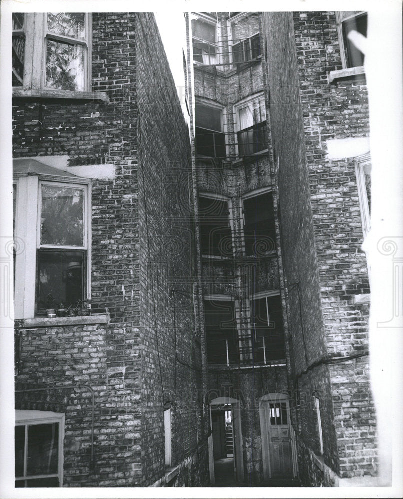 Press Photo ShowiFire Escape building Goldman Parrish - Historic Images