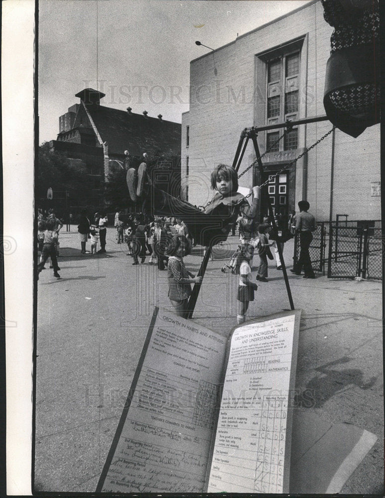 1974 Press Photo Christian Van Adelsberg swings into Sp - Historic Images