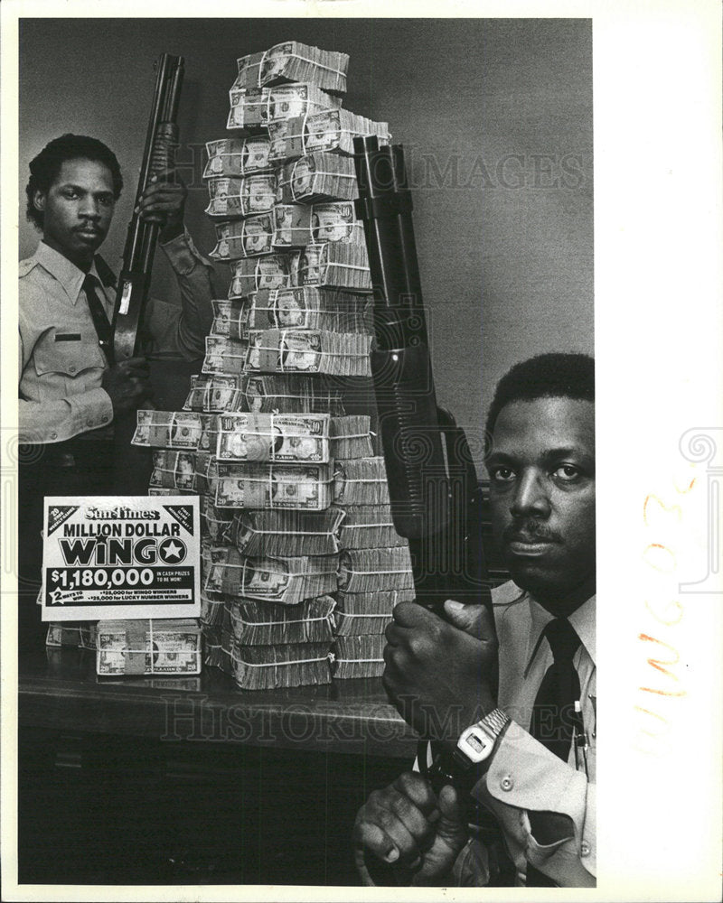 1984 Press Photo Guards Sun-Times WINGO Game Chicago - Historic Images