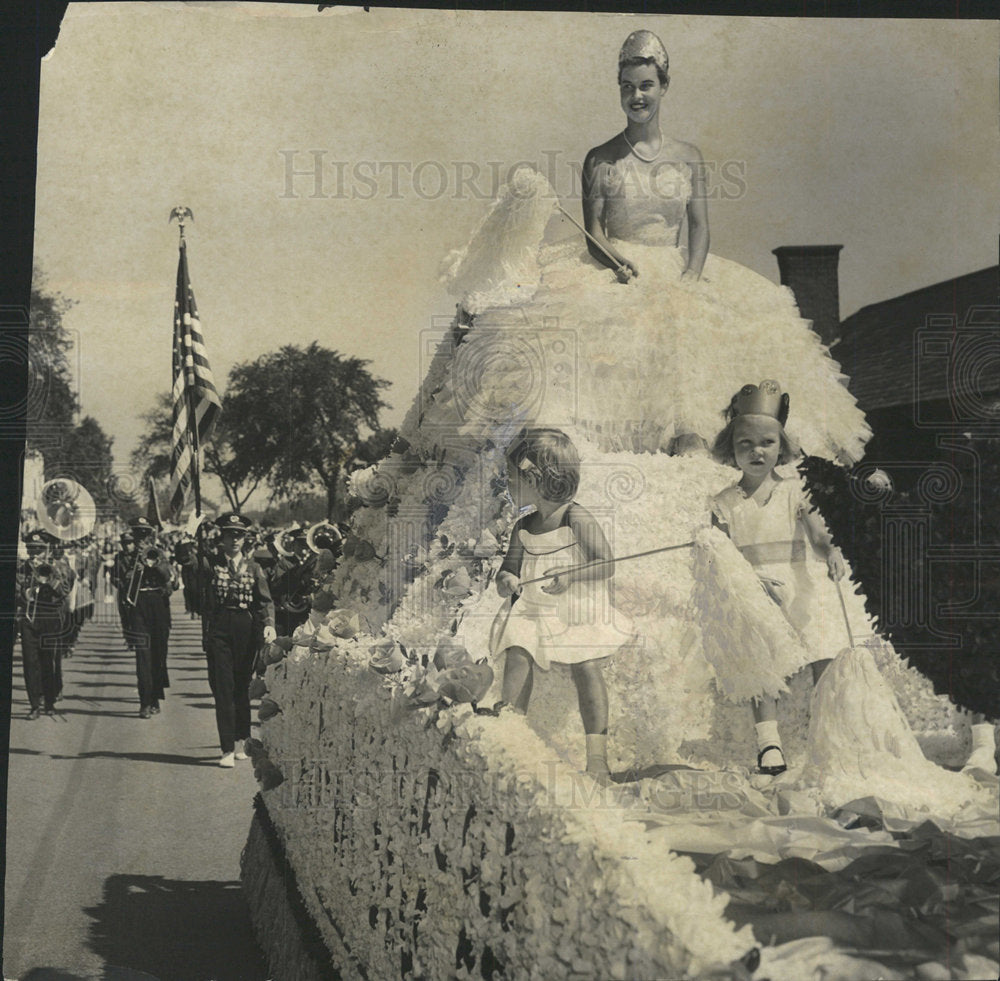1957 Gerri Lauder Barbara Winter Lake Day - Historic Images