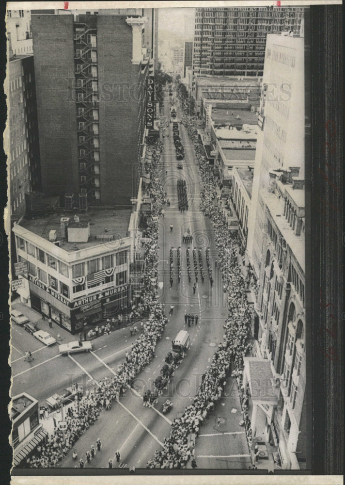 1968 Press Photo Atlanta Line Salute America Parade - Historic Images