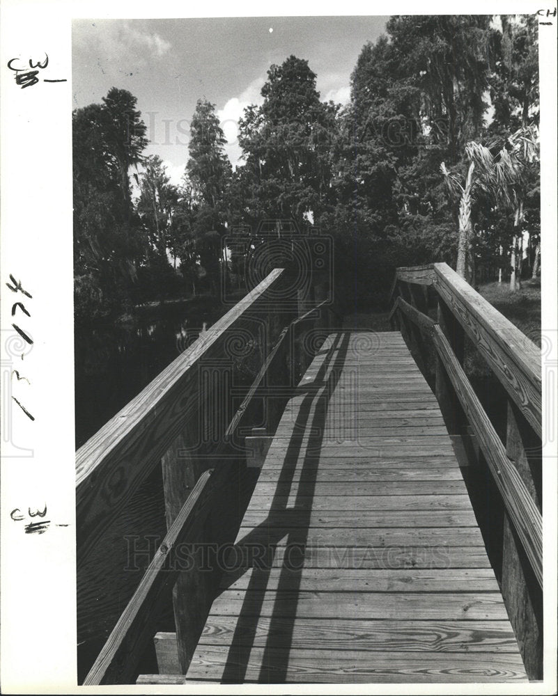 1979 Press Photo Wooden bridges County Creek Park fit  - Historic Images