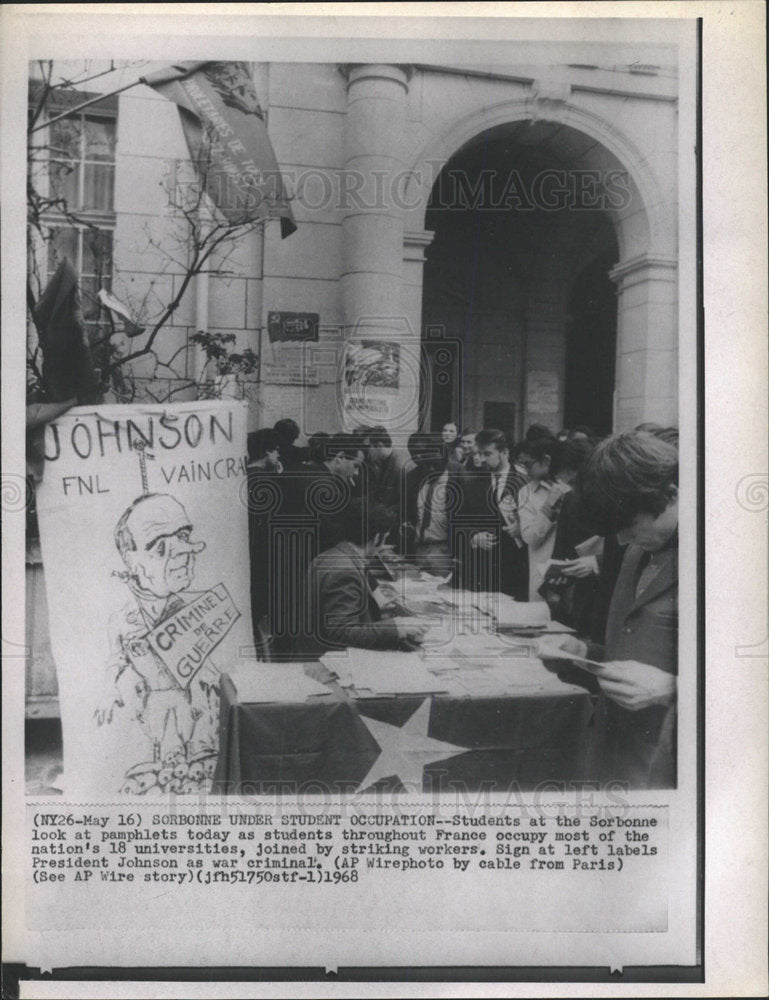 1968 Press Photo Sorbonne Students France Worker Strike - Historic Images