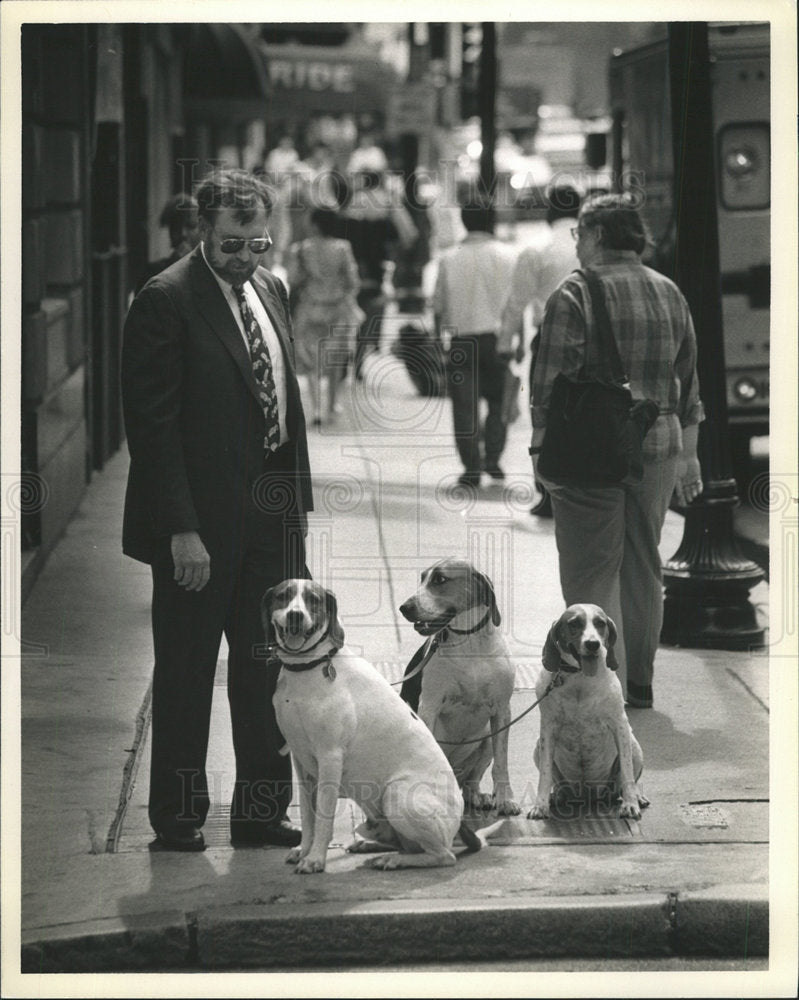 1992 Press Photo Kevin Fitzgerald Pillow Rambo Vigilant - Historic Images
