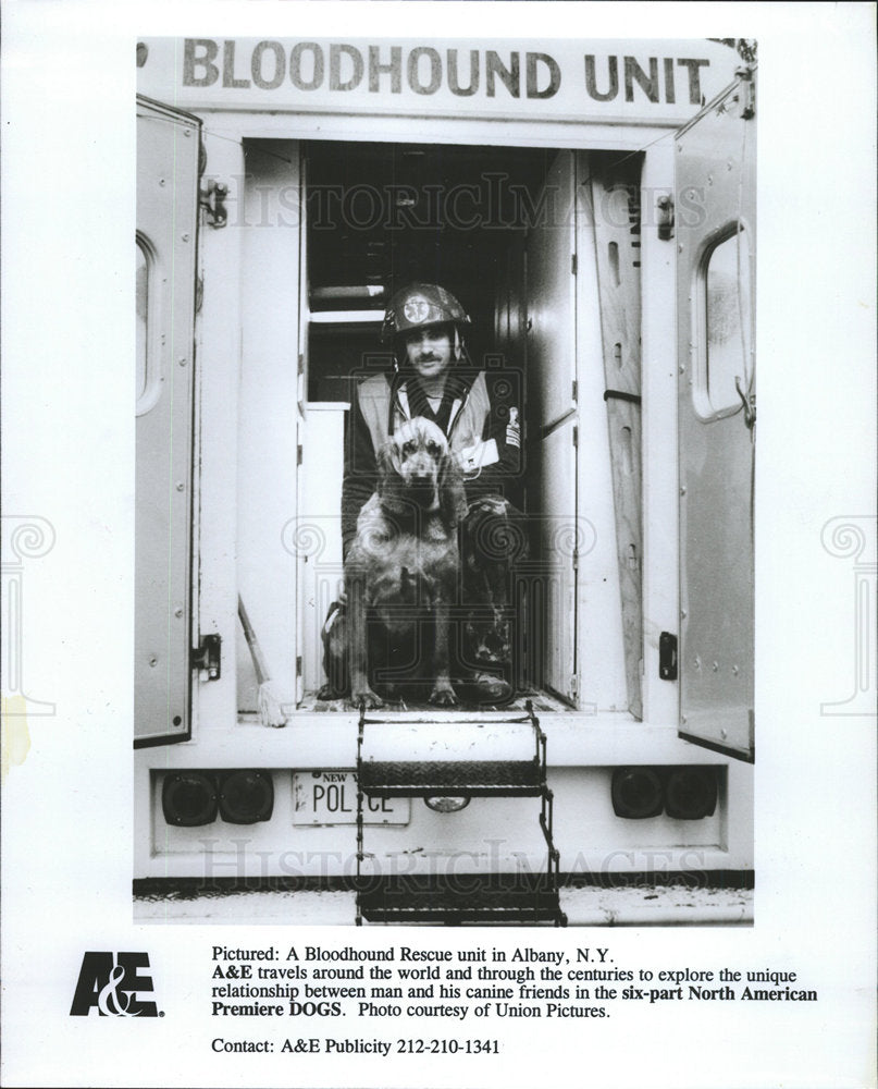 Press Photo Bloodhound Rescue Unit - Historic Images