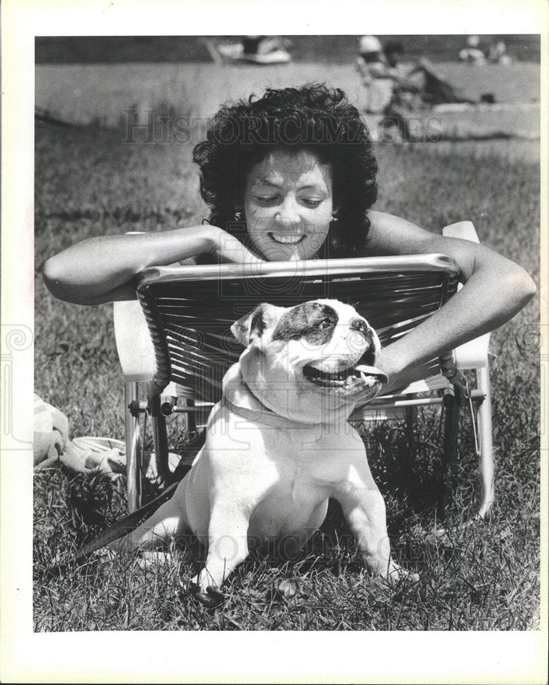 1987 Press Photo Peggy Conlon Bulldog Handsome  - Historic Images
