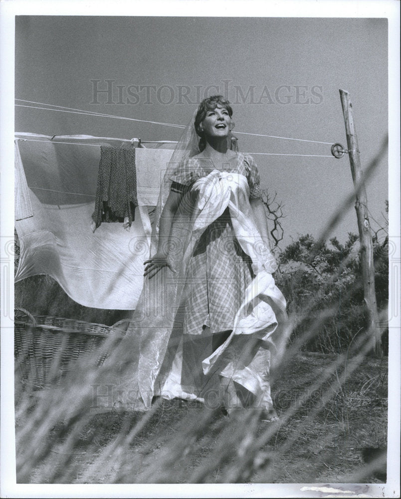 Press Photo Finians Rainbow Actress Clark Singing - Historic Images