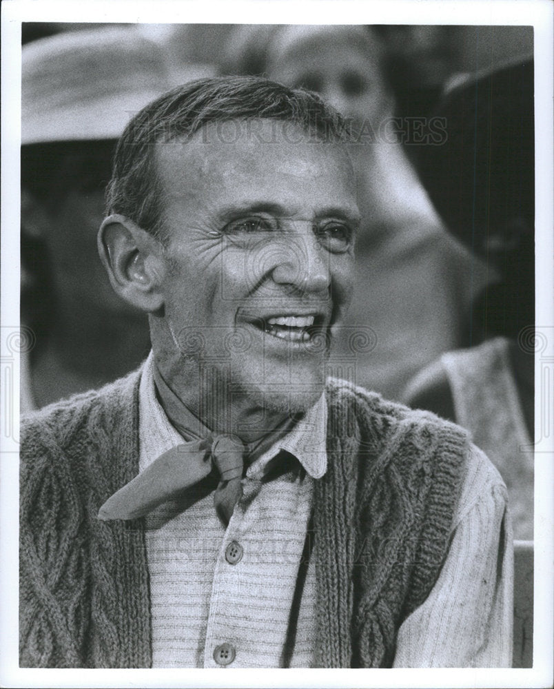 Press Photo Fred Astaire in a Scene of Finian's Rainbow - Historic Images