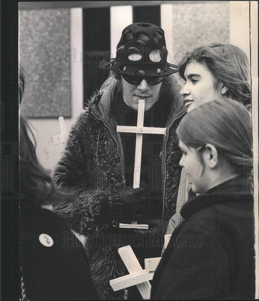 1969 Press Photo Good Friday Protestors Denver - Historic Images