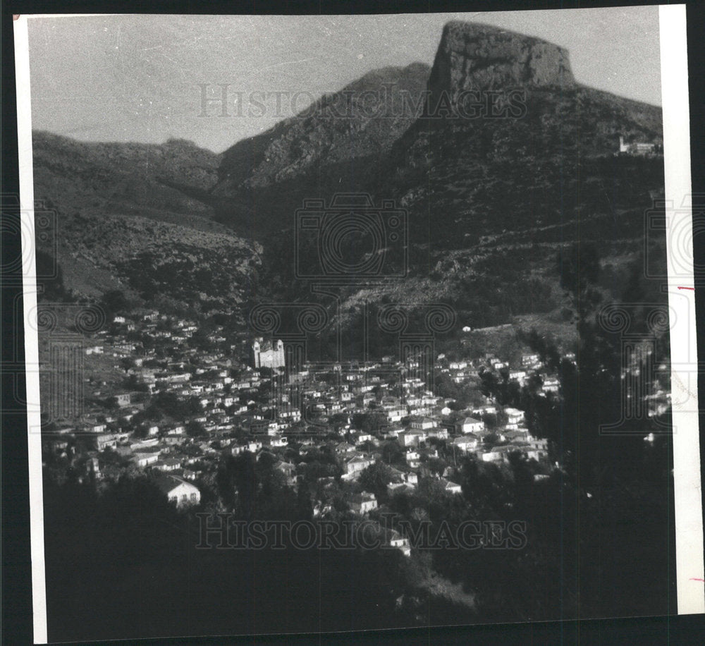 1977 Press Photo Town Nestania Greece - Historic Images