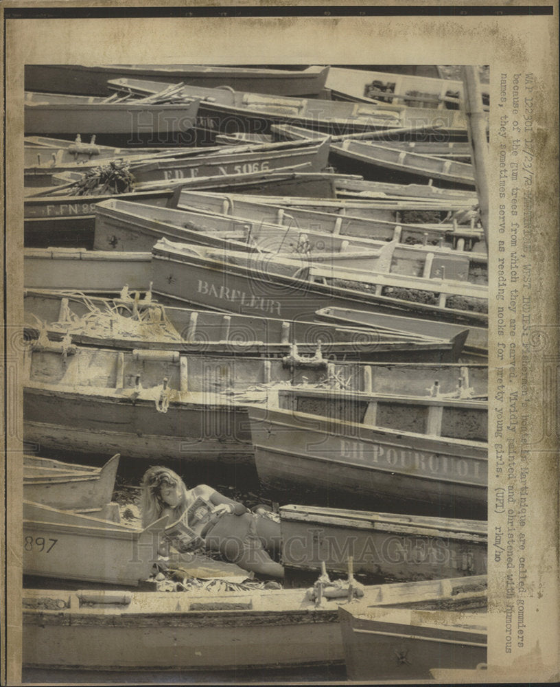 1972 Press Photo Martinique Fishing Boats Crowded - Historic Images