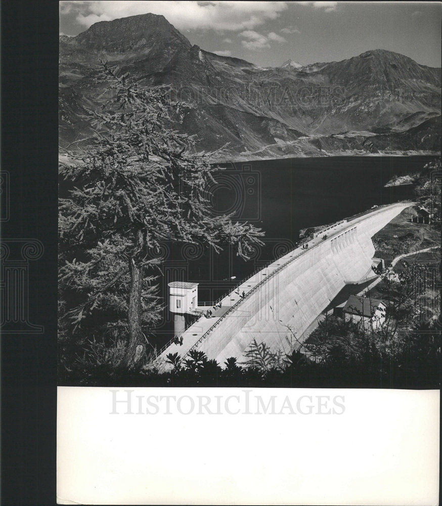 1985 Press Photo Lake Lago Ritom, Ticino, Switzerland - Historic Images