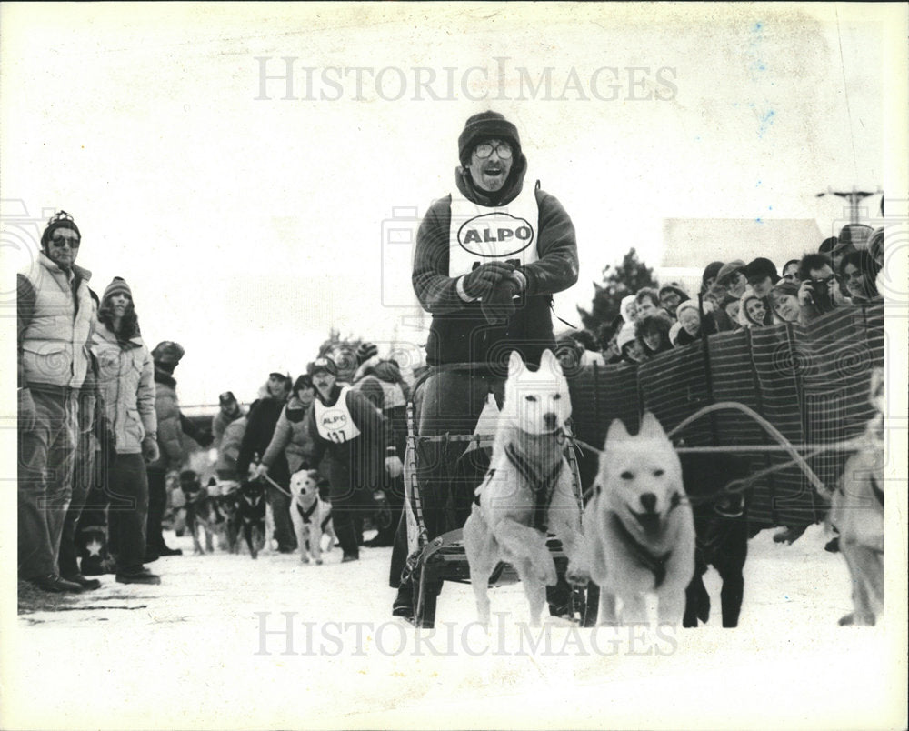 Press Photo Dog Sled Team Race - Historic Images