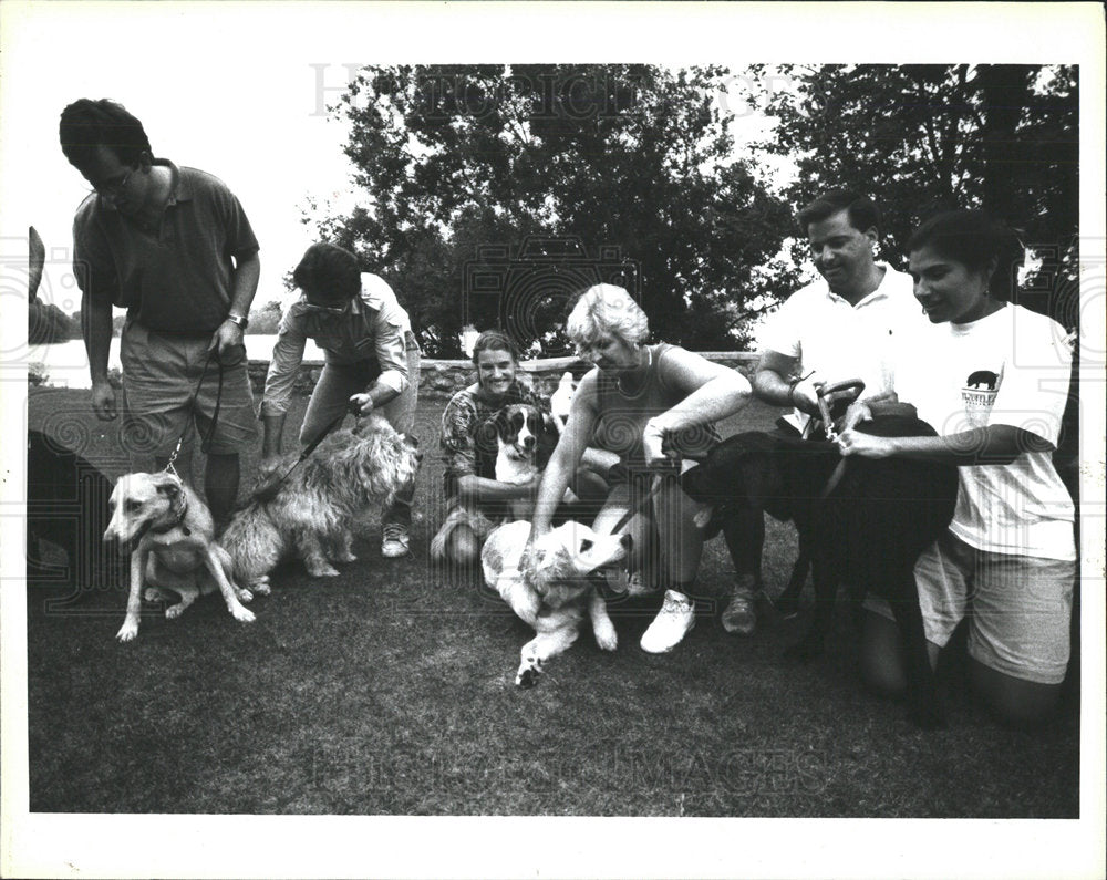 1994 Press Photo Dog Club at Spy Pond - Historic Images