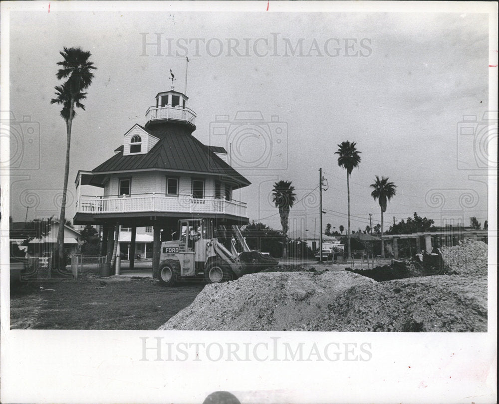1981 Press Photo Lighthouse Beach House Condo - Historic Images