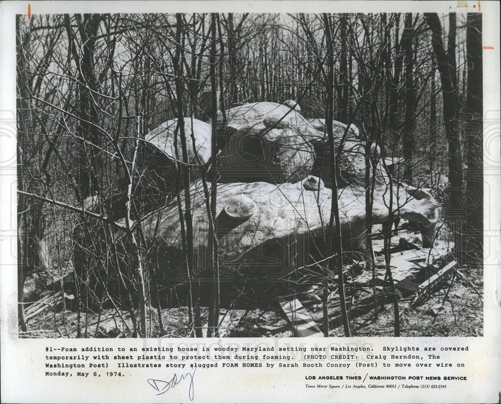 1974 Press Photo Foam Skylights Protected - Historic Images