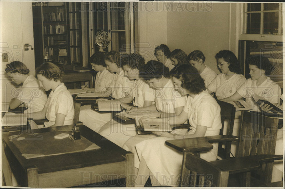 1939 Press Photo Nursing Classroom Students Probation - Historic Images