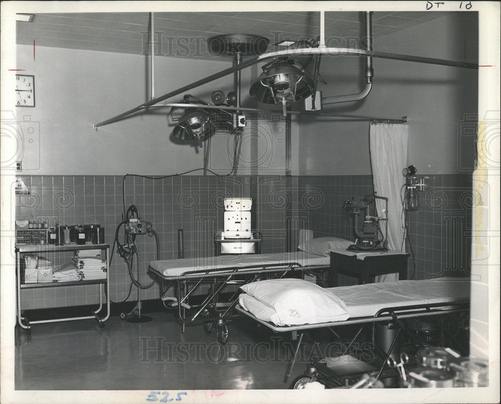 1965 Press Photo Mound Park Operating Room - Historic Images